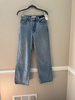 Abercrombie & Fitch The 90s Relaxed Jean High Rise Size 25 Short NWT